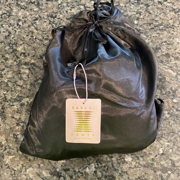 RIHANNA Savage Fenty Luxe Velvet, Navy Blue Slipper Size Large 11-12 Men’s - Picture 3 of 7